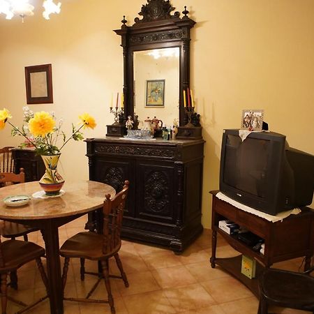 Casa Vacanze Da Rosy Ercolano Bagian luar foto